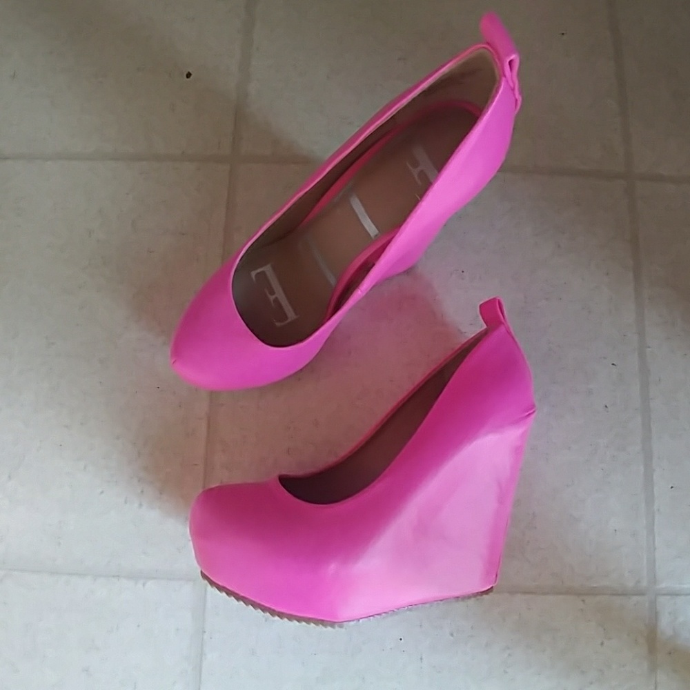 Elle Brand Pink Wedges